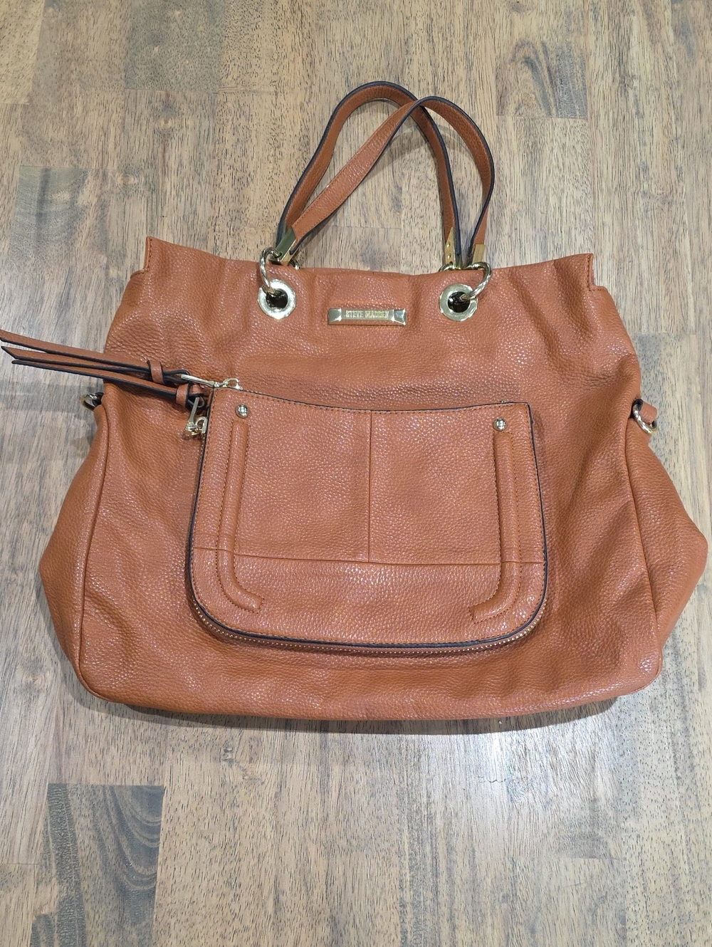 LARGE STEVE MADDEN PURSE Cognac Color With Gold Hardware.